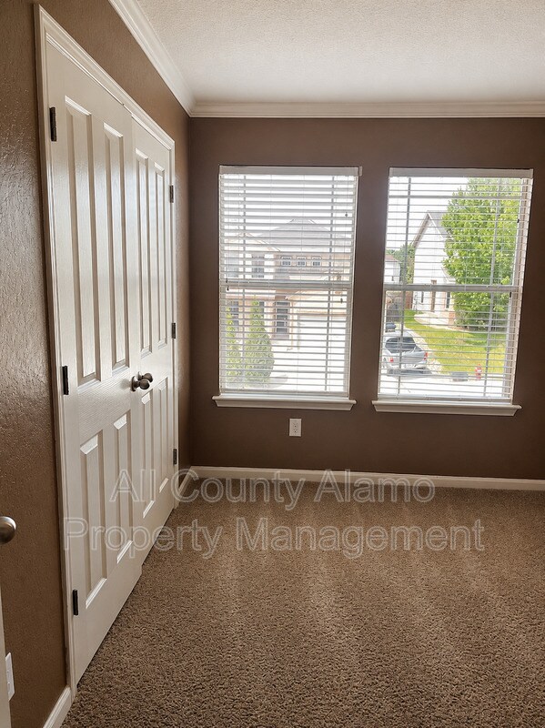 Building Photo - 5565 Saffron Way