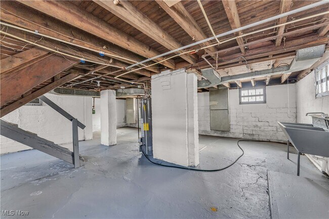 Building Photo - 788 E 156th St