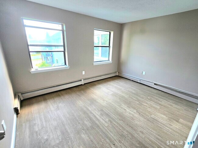 Building Photo - 274 Bellevue St