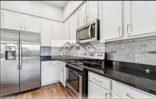 Building Photo - 6745 N 93RD Ave