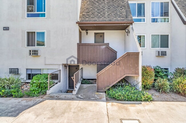 Building Photo - 8075 Caminito de Pizza