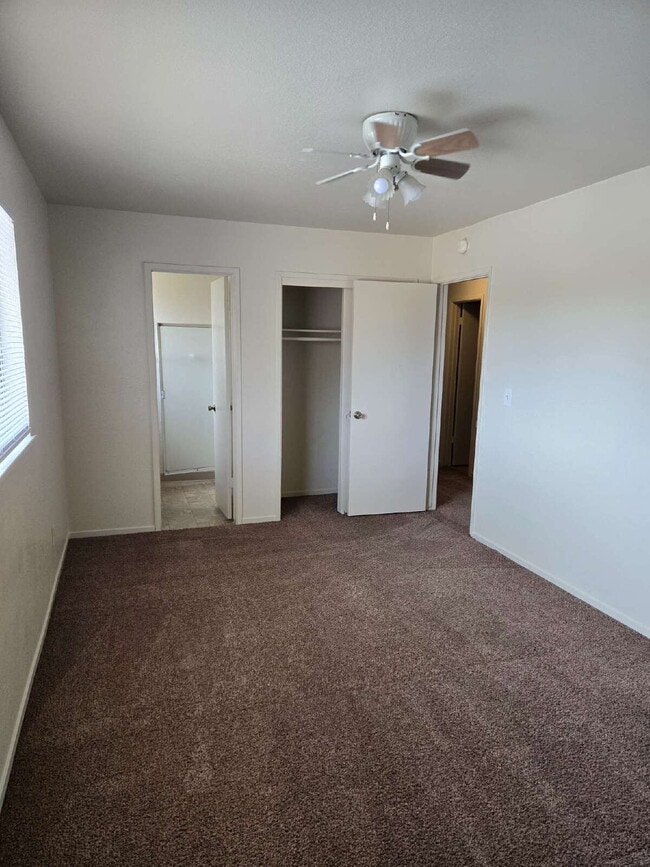 Building Photo - Competitively priced Two Bedroom Apartment Home! Do Not Miss Out On This Amazing Opportunity!