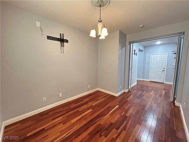 Building Photo - 9224 Longhorn Falls Ct