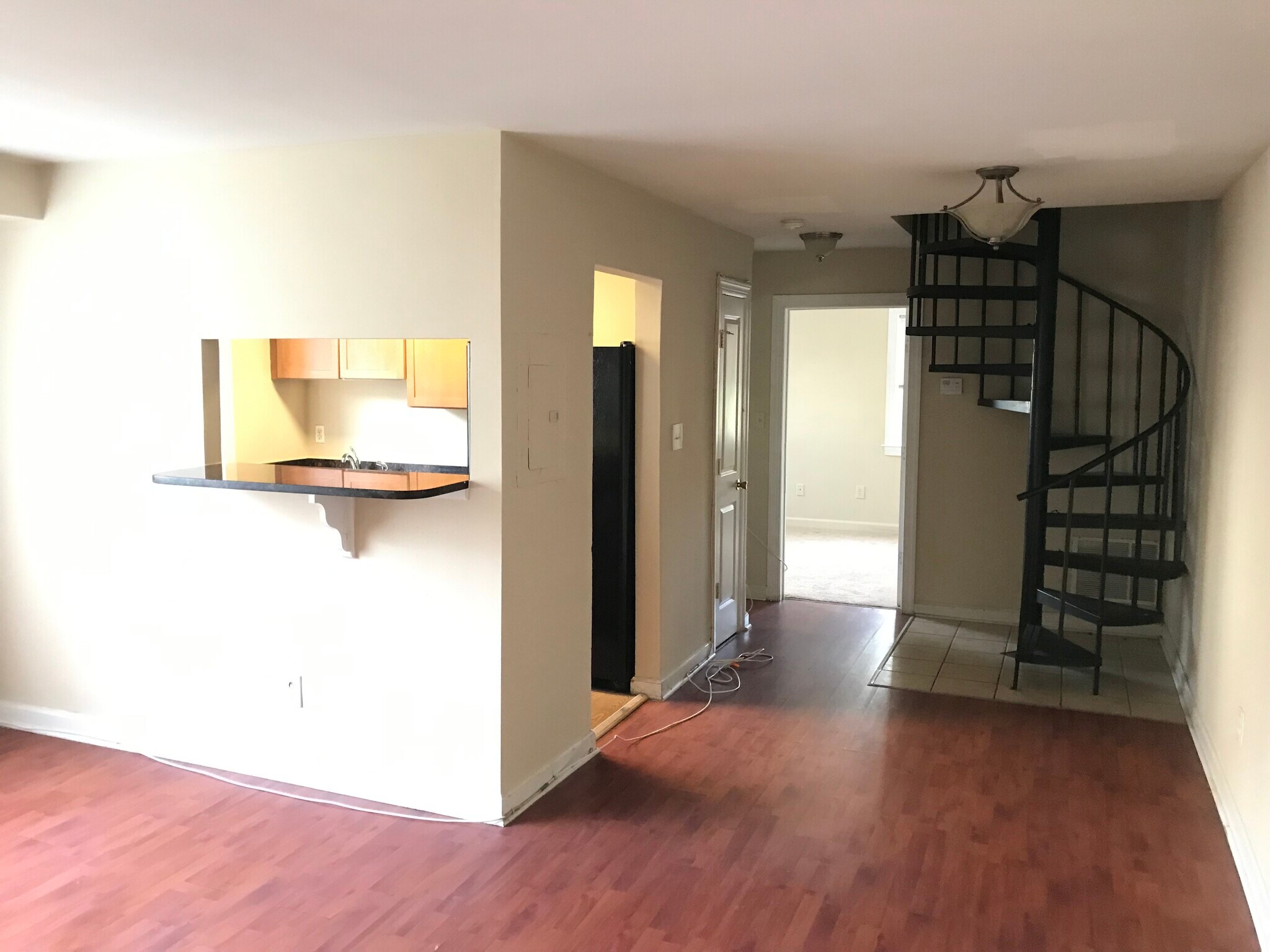 Building Photo - 750 Barnaby St SE