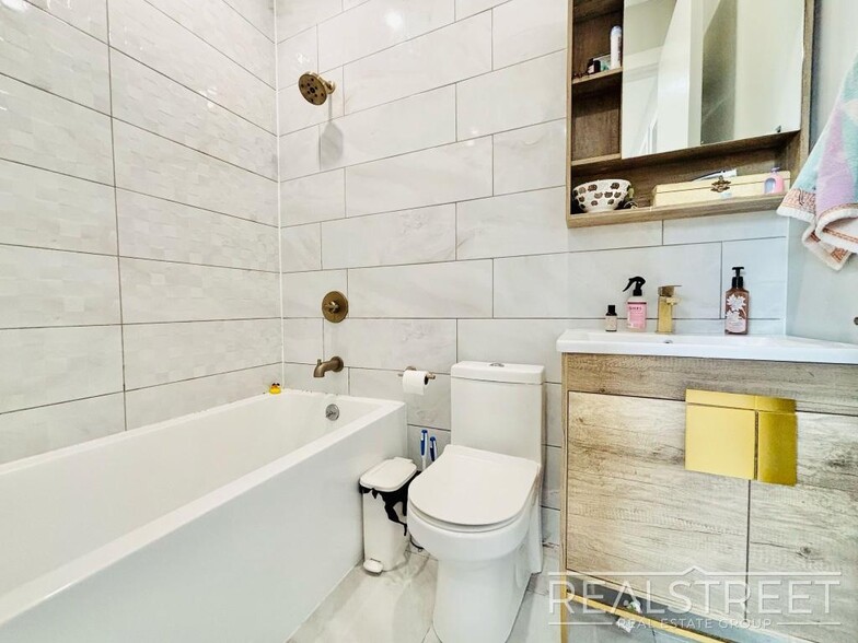 Building Photo - New 2 BEd in Fort Greene with Roof Deck & ...