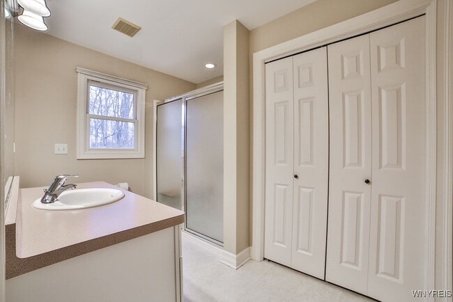 Building Photo - 480 Whitehaven Rd