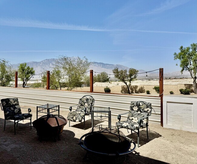 Building Photo - 13697 Mountain Top Dr