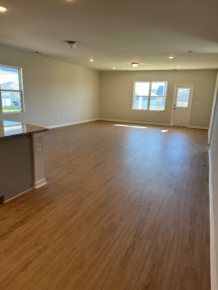 Building Photo - 3717 Clementine Ln