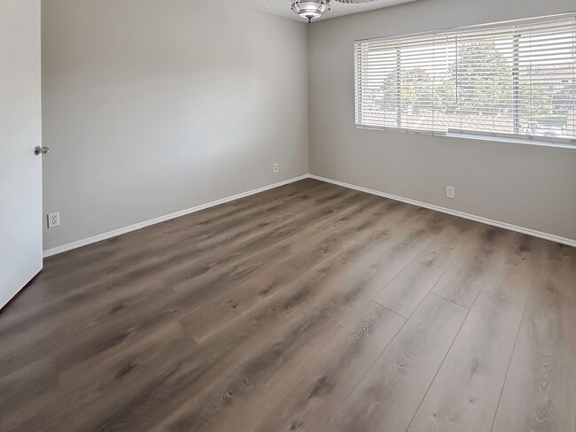 Building Photo - JUST REMODELED! Great Floor Plan! 2 Bedroom 2 Bathroom Townhome FOR RENT!