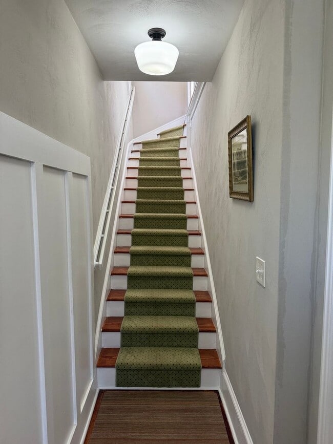 Building Photo - Cozy & Updated - 3 BR home in Old SW!