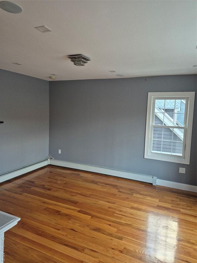 Building Photo - 190-18-190114 114th Dr