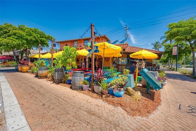 Building Photo - 5216 Calle De Costa Rica