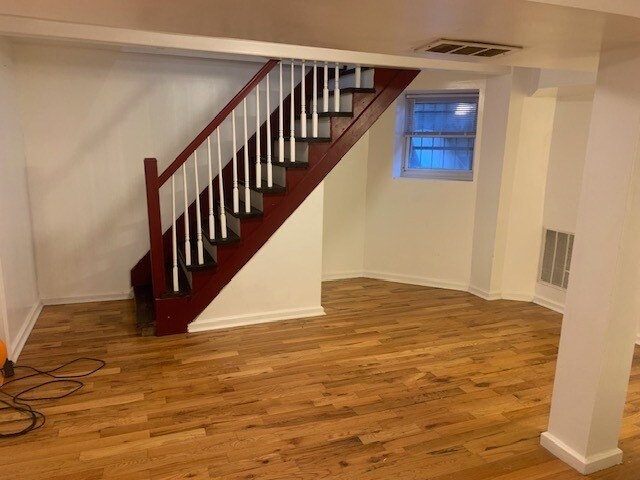 Building Photo - 127 E 59th St