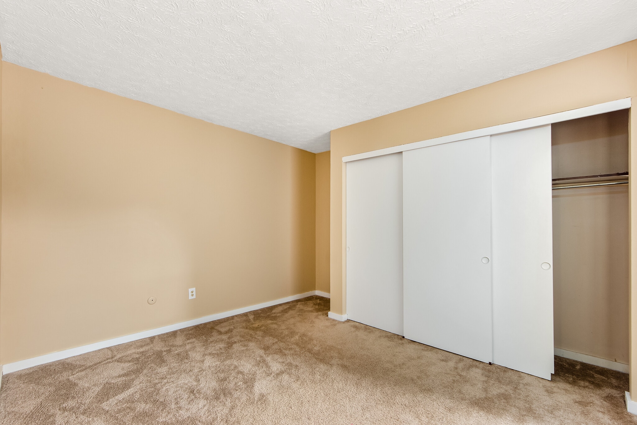 Building Photo - 3003 Cranston Dr