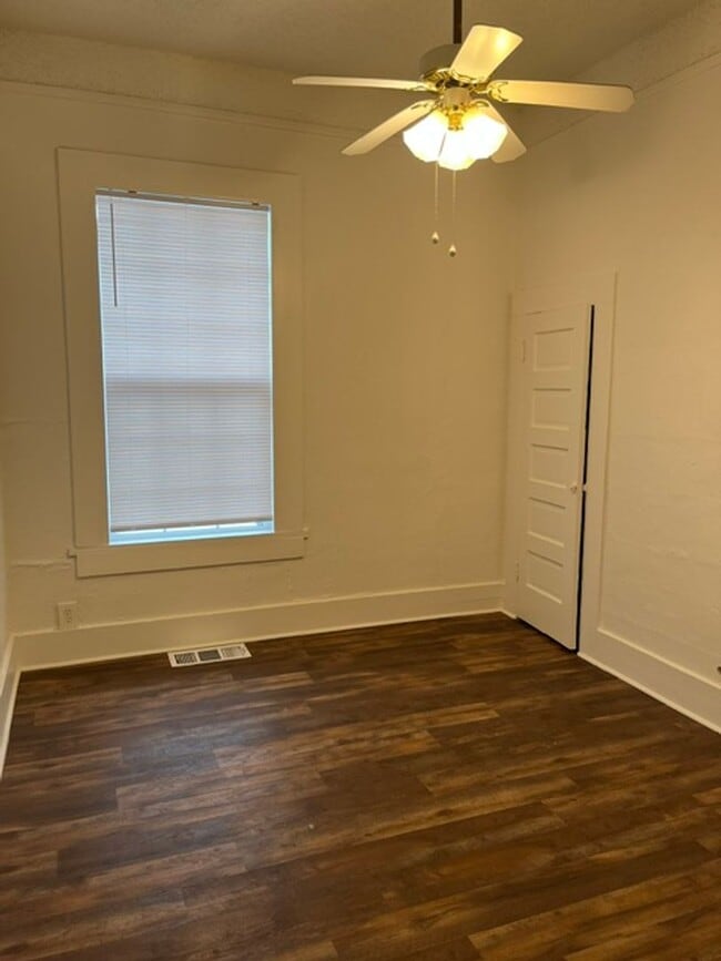 Building Photo - ZPINE1066