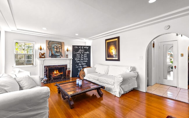 Building Photo - 9101 La Salle Ave