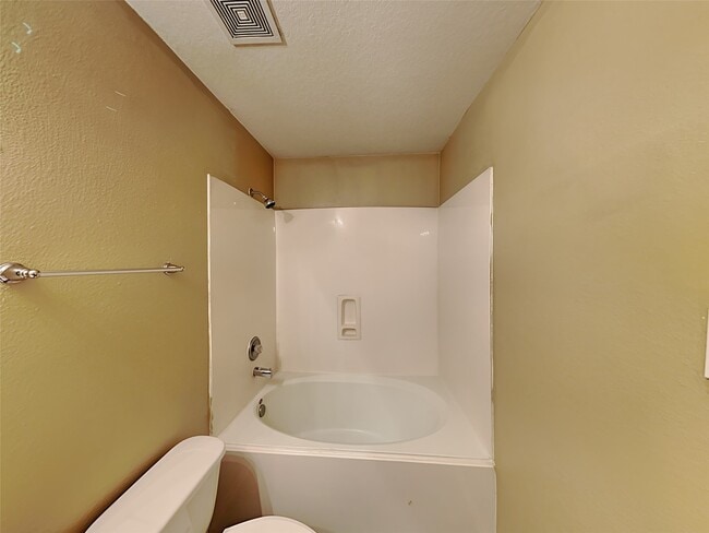 Building Photo - 6114 Elton Knolls St