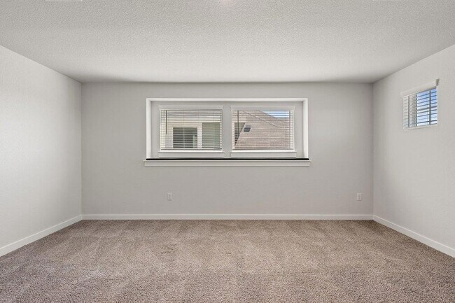 Building Photo - 368 Banff Dr