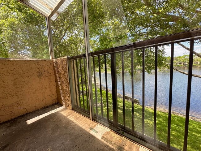 Building Photo - 641 Cypress Lake Blvd