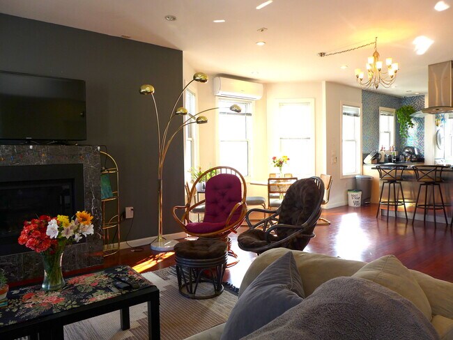 Building Photo - 26 Turner St