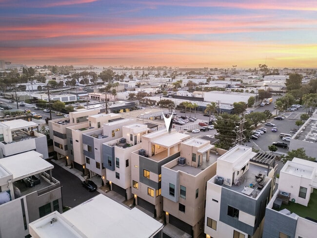 Building Photo - 1650 Pomona Ave