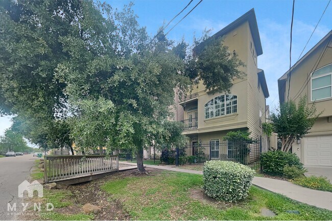 Building Photo - 1609 Summer St