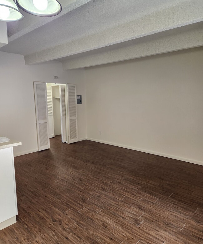 Building Photo - Hidden Brook Apartments