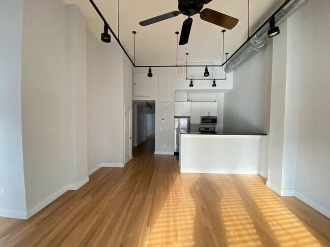 Building Photo - 338 Grove St