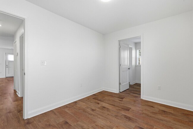 Building Photo - Newly Renovated Home in Westside Savannah