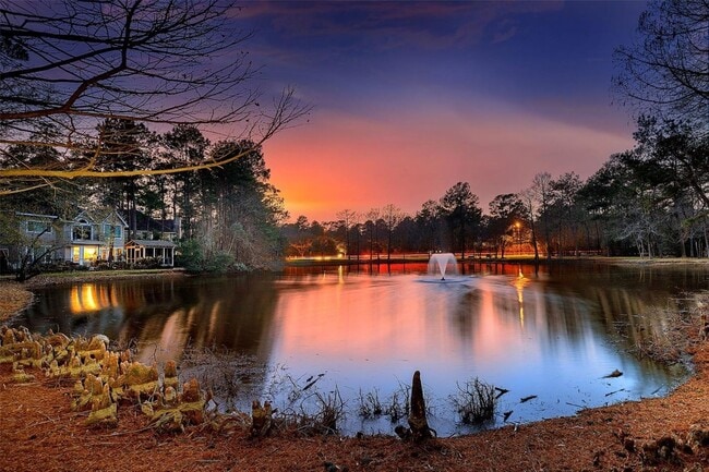 Building Photo - 31 N Lakeridge Cir