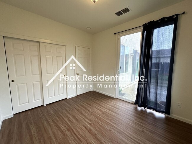 Building Photo - 1811 Waterfall Dr