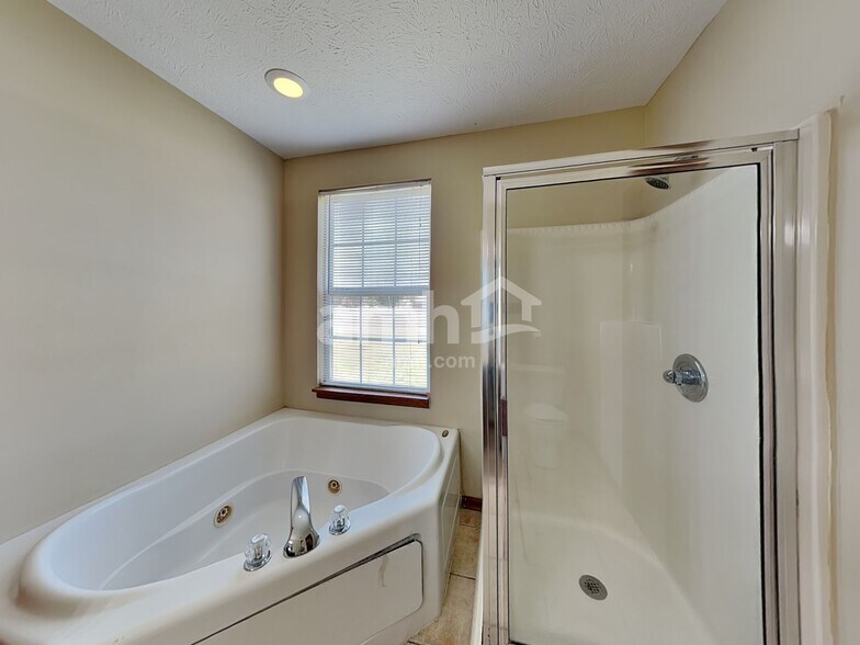 Building Photo - 1399 Palm Ct