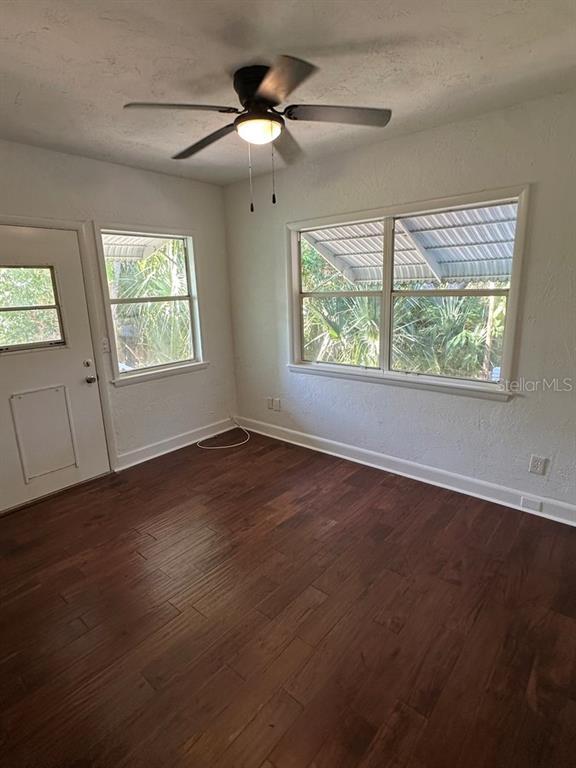 Building Photo - 1614 N Osceola Ave