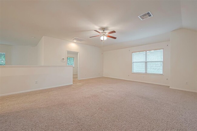 Building Photo - 1924 Honey Laurel Dr