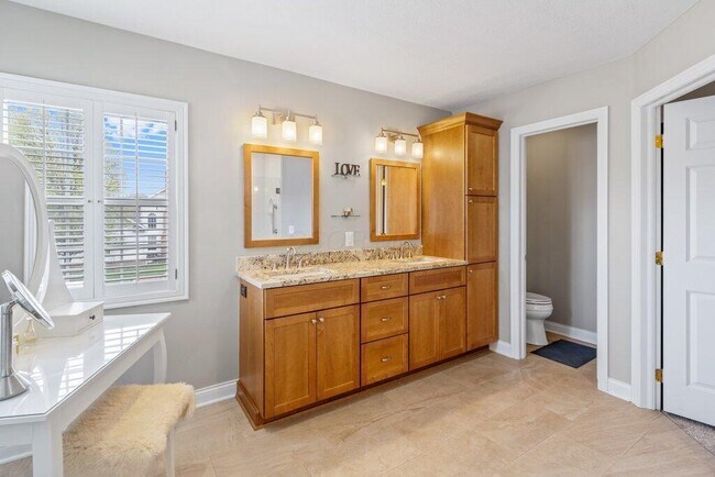 Building Photo - 5173 Claridge Dr