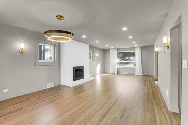 Building Photo - 351 Jefferson Ave