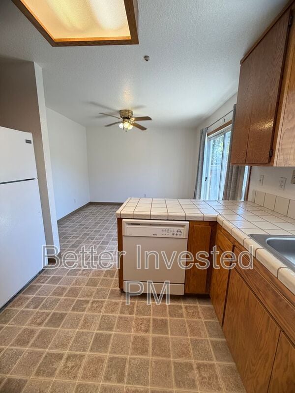 Building Photo - 7720 Bodega Ave