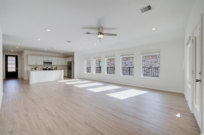 Building Photo - 10935 Water Hyssop Ln