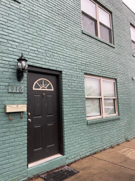 Building Photo - 1301 W Leigh St