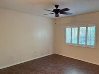 Building Photo - 360 Crestwood Cir