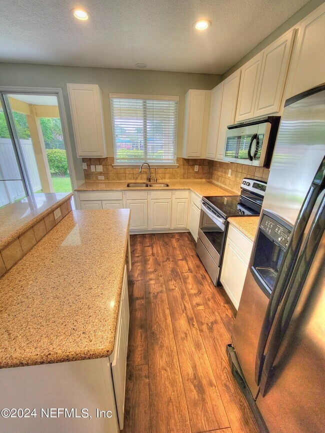 Building Photo - 2311 Red Moon Dr