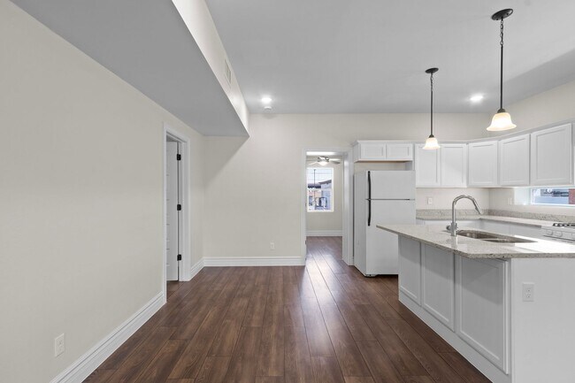 Building Photo - Fully Renovated 2BR / 1.5BA – Five Points ...