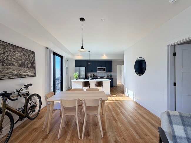 Dinning area - 138 E Street