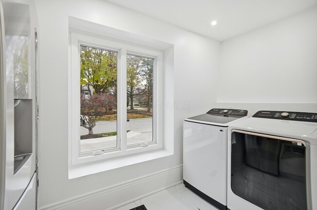 Building Photo - 8661 Craigston Ct