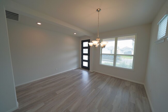 Building Photo - Gorgeous Like-New Home in Asher Place (Sai...