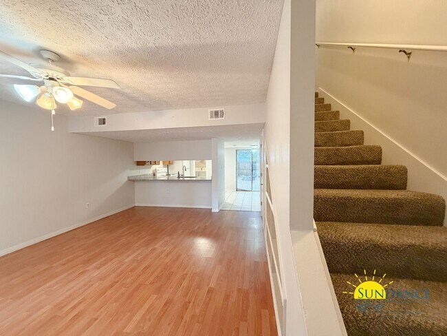 Building Photo - Great 2 Bedroom Townhouse in Fort Walton!