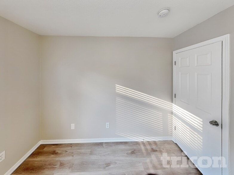 Building Photo - 7535 SW Onnaf Ct