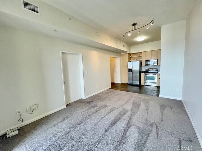 Building Photo - 488 E Ocean Blvd