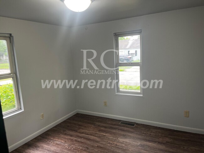 Building Photo - 229 Kentucky-