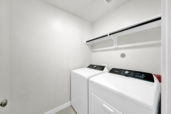 Building Photo - 16675 Sterling Clf St